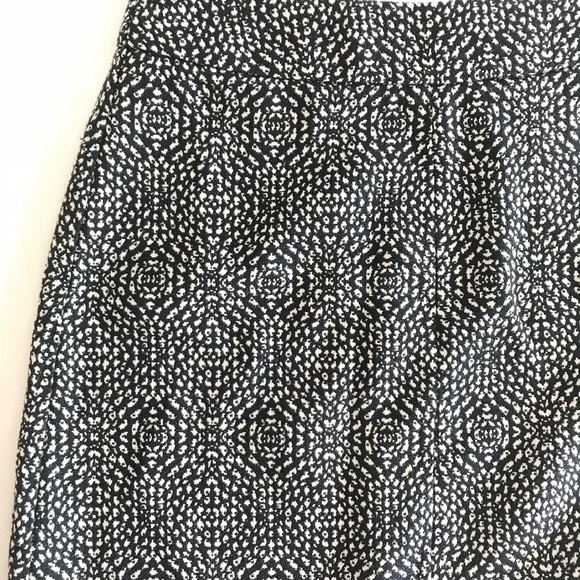 H&M A-line blue And White Skirt - Picture 3 of 3